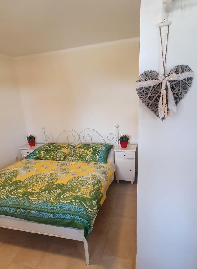 Apartments Ruzic Njivice Ruang foto