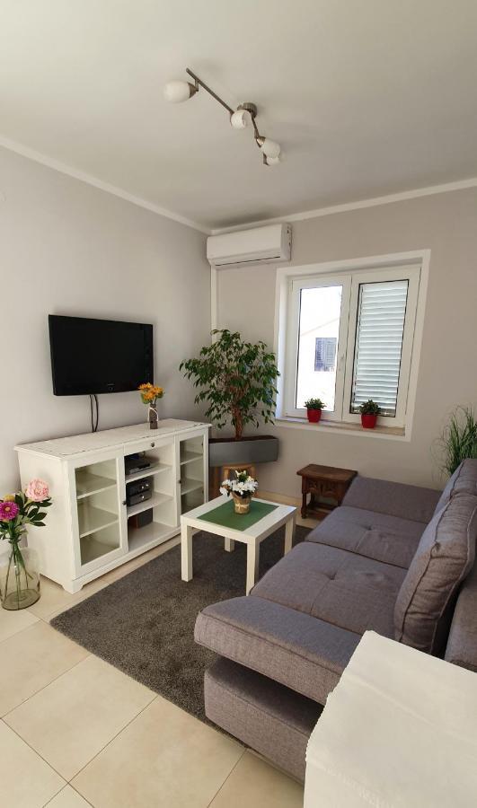 Apartments Ruzic Njivice Ruang foto